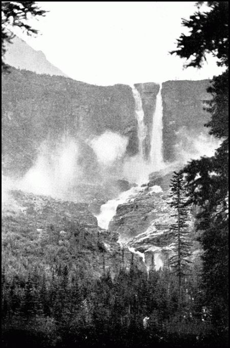 TWIN FALLS, YOHO VALLEY